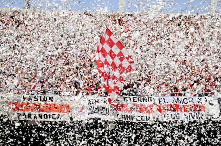 Το Superclásico Ρίβερ-Μπόκα με 52 τόνους χαρτάκια