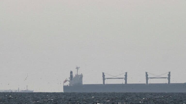 Το Ιράν απειλεί με αντίποινα μετά τη σύλληψη πλοίου