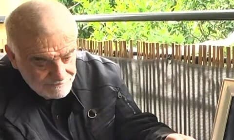 Ο πατέρας της Μυρτώς συντετριμμένος μετά το τρισάγιο